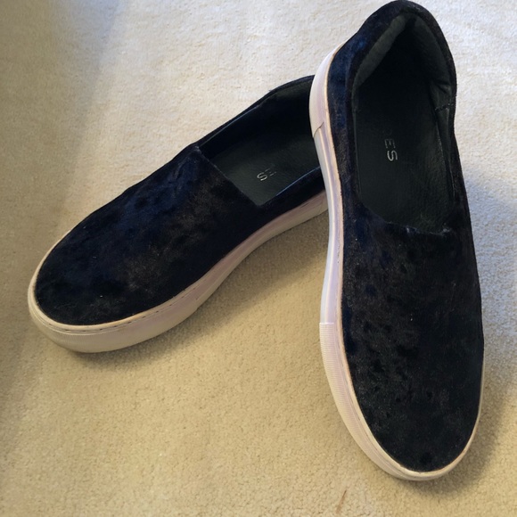 J/Slides velvet black -size 7-7.5 - Picture 2 of 4